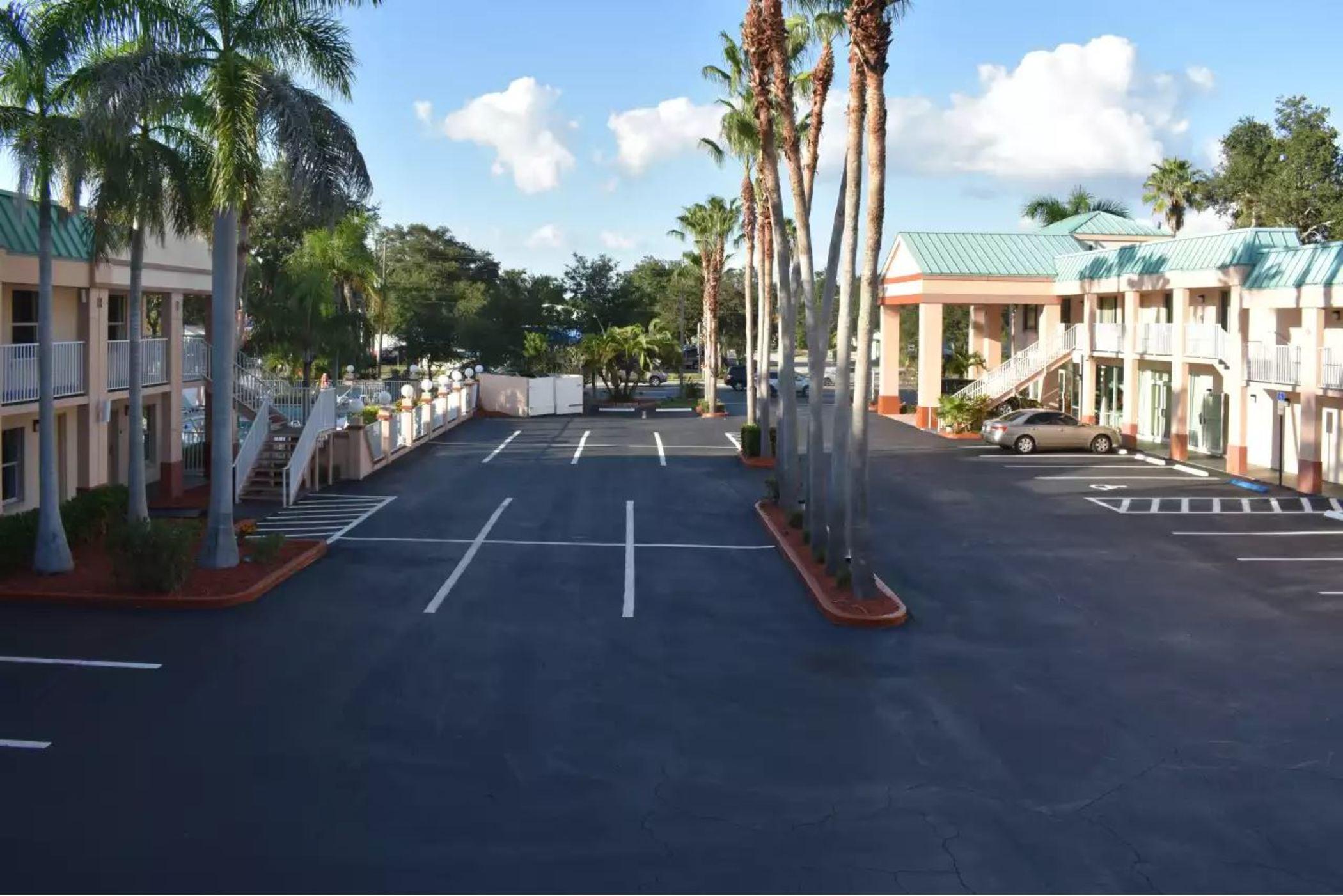 Ramada Limited Clearwater Hotel And Suites Exterior foto